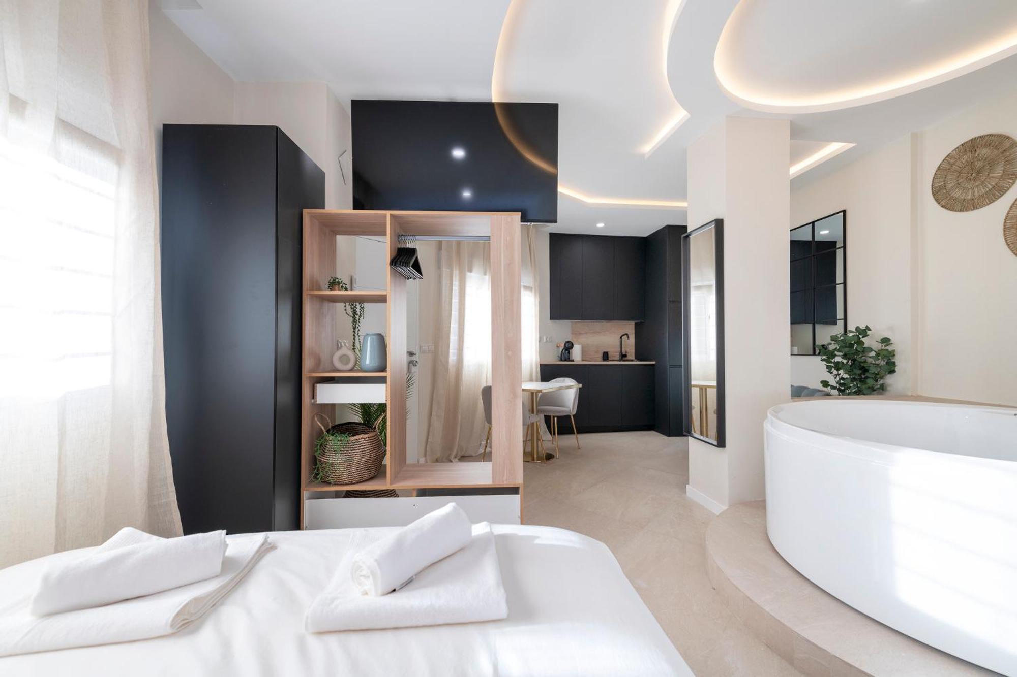 Malaga Boutique V.V Luxury Jacuzzy Apartment Luaran gambar