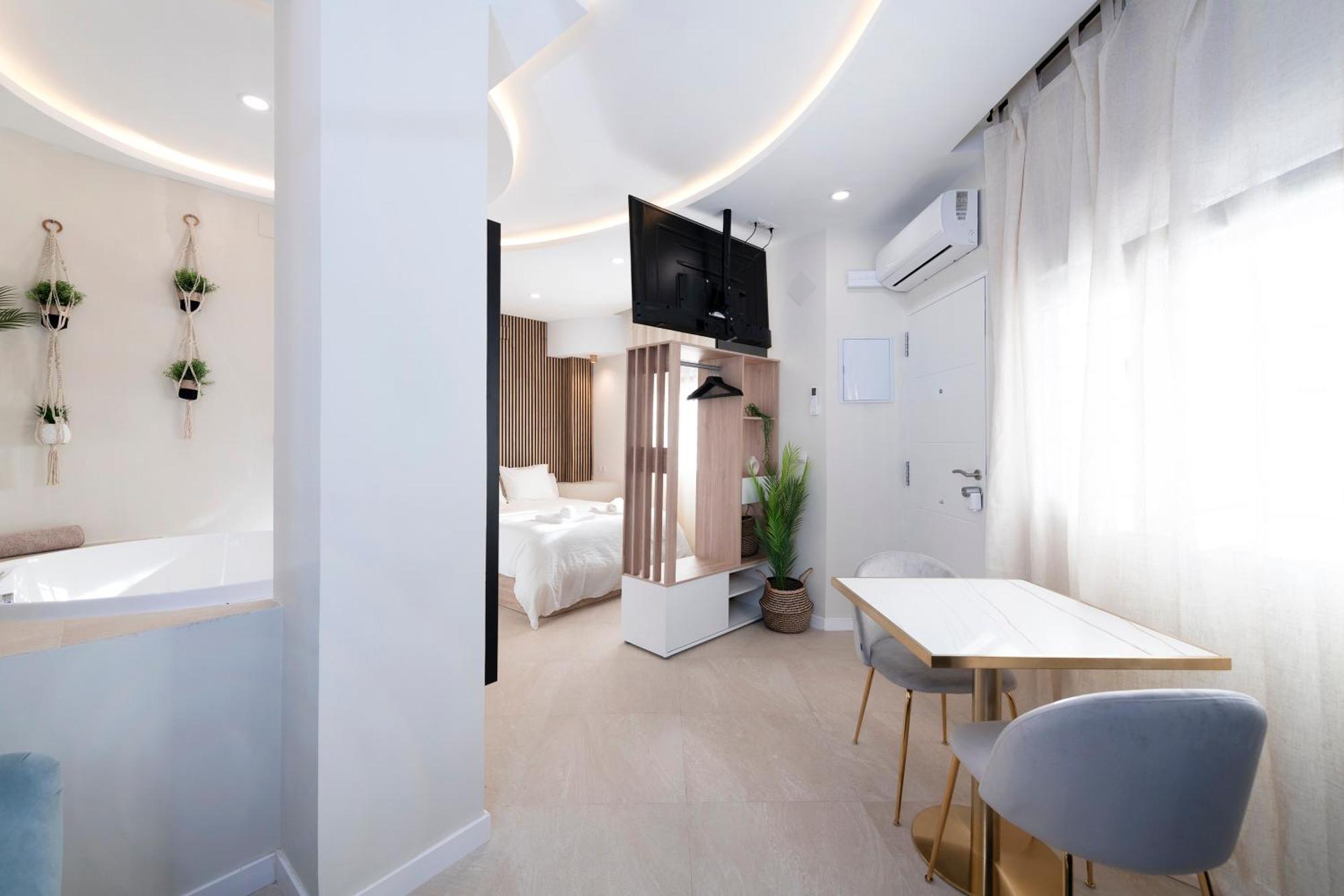 Malaga Boutique V.V Luxury Jacuzzy Apartment Luaran gambar