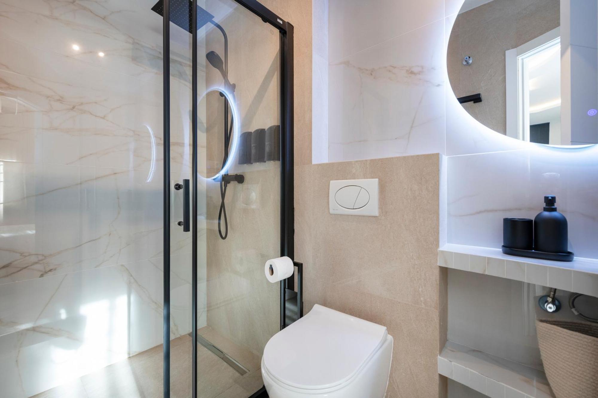 Malaga Boutique V.V Luxury Jacuzzy Apartment Luaran gambar